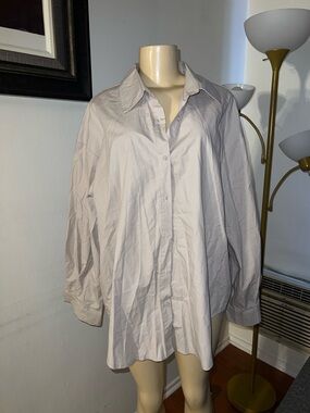 Men’s Light Gray Casual Button-Down Shirt